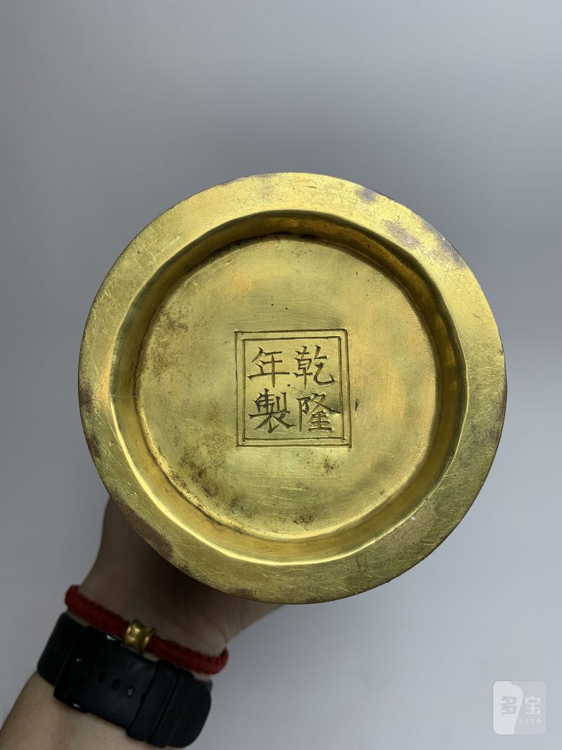 清乾隆 铜胎掐丝珐琅缠枝花卉纹环耳瓶一对 - 图16